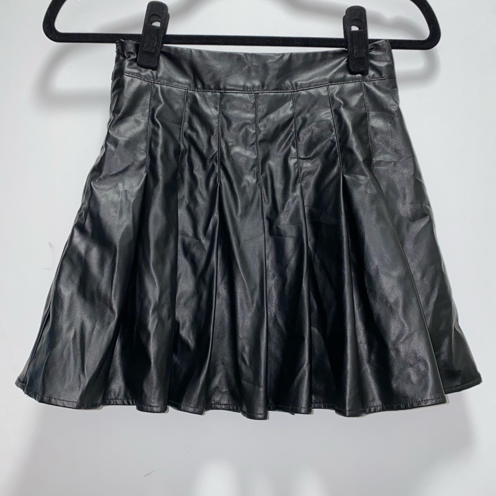 Black faux leather pleated skirt